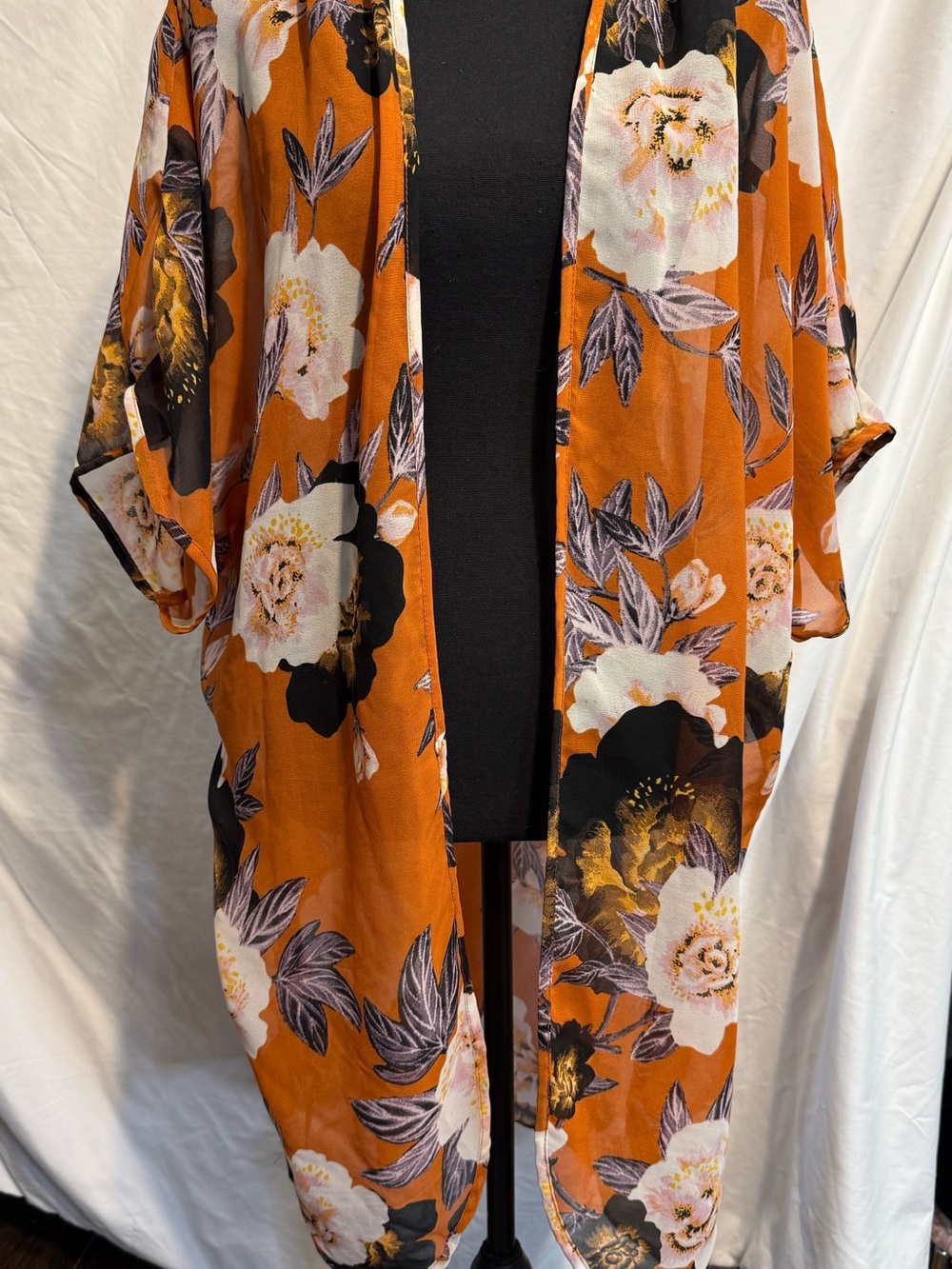 Live 4 Truth Rust Floral Open-Front Kimono with Black & White Blooms